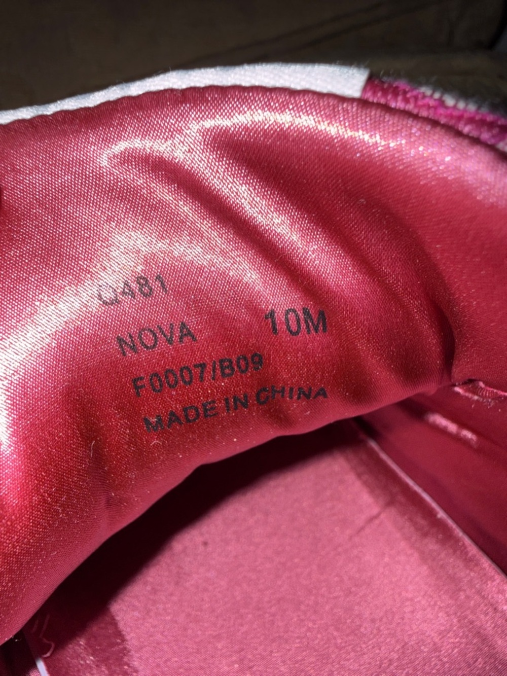 Coach Norra Signature "C" monogram pink sneakers preowned. - Picture 5 of 16
